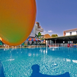 melek_apart_hotel_a_pool05_(medium)